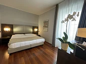 Jet Hotel